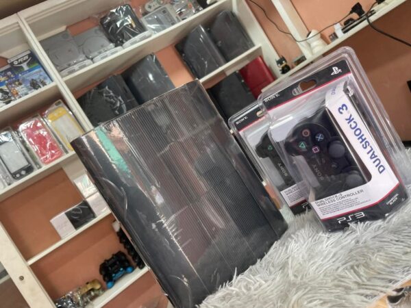 PS3 ultra slim craquée