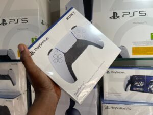 2026/08/1000041199.jpg Manette PS5 Originale