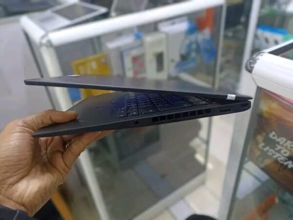2bd8bee5-ca09-4d34-a136-b17eaa55f6d5 Lenovo Yoga X1 – Core i5