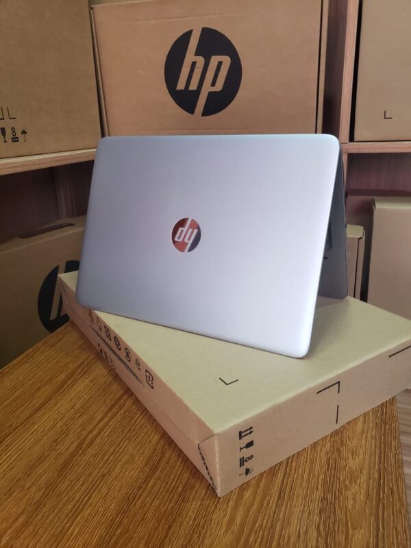 8b33f9eb-7f2d-45a9-9cc3-6215589350f8-3 HP Elitebook 820 G3