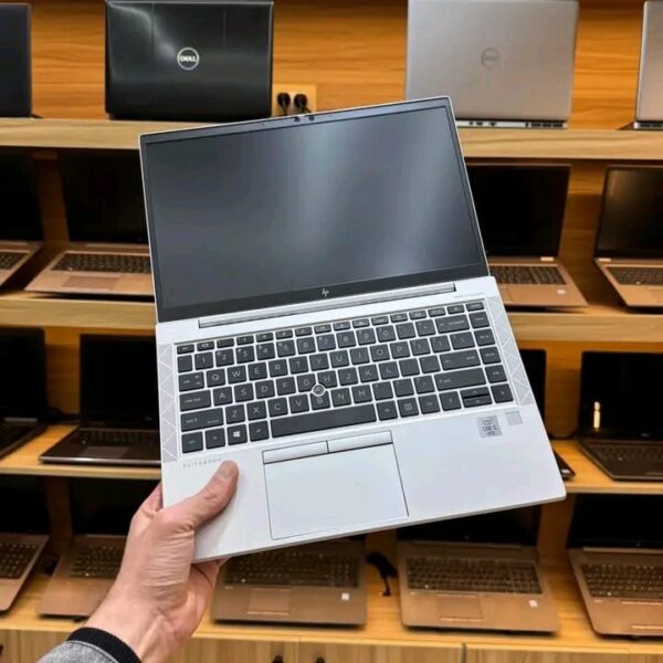 bf5c1d83-fa55-4f7d-98a2-9f44b2a167d7 HP elitebook 840 G7 core i7 10th