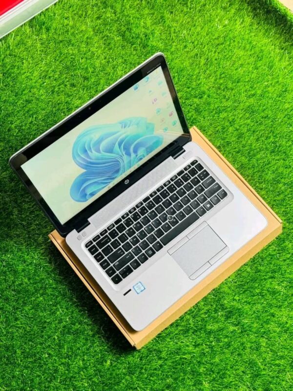 e1619f31-414a-4f8d-82f6-386ecda50d2d HP Elitebook 820 G3